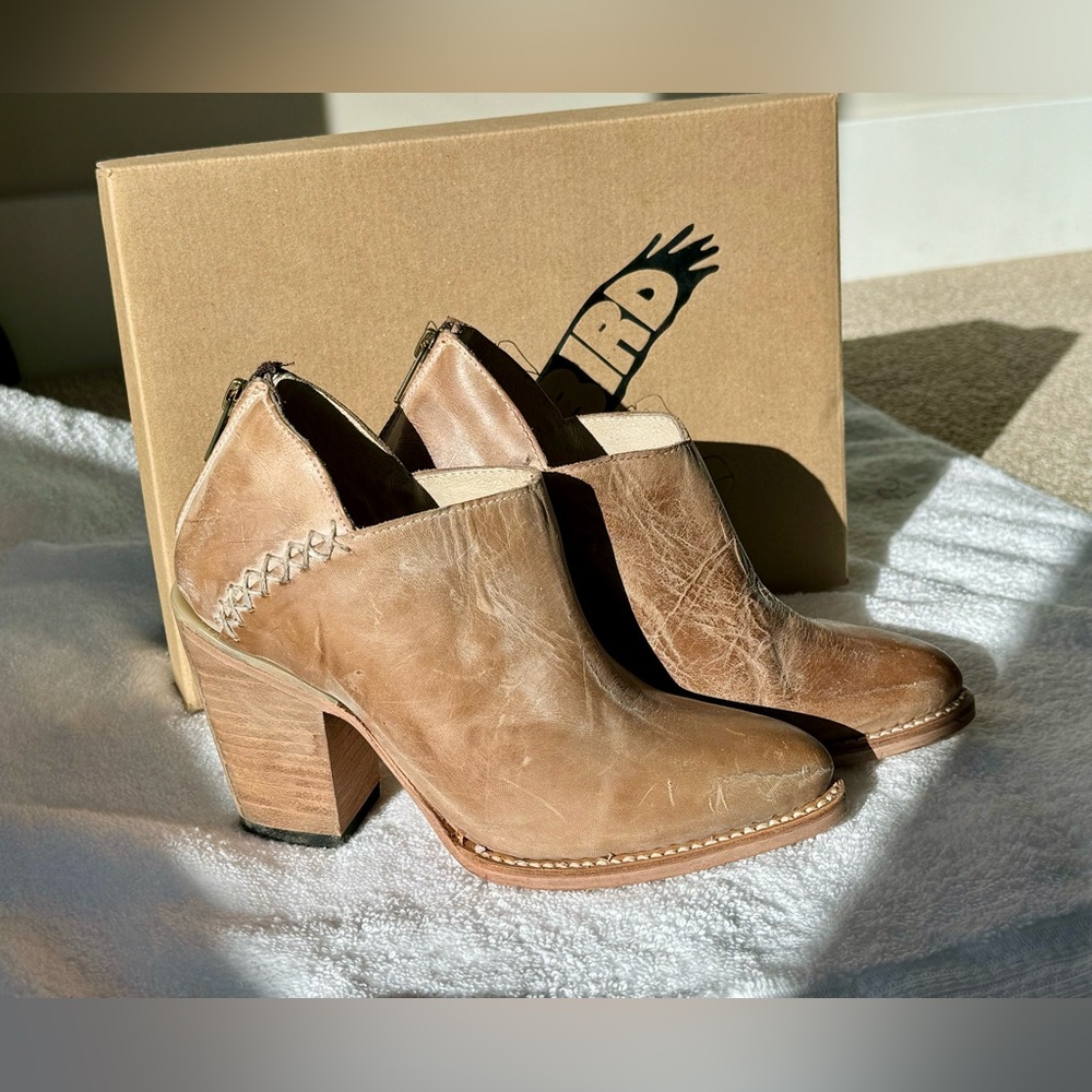 Freebird Women’s boot size 7. Excellent condition with box. Worn 1 time.